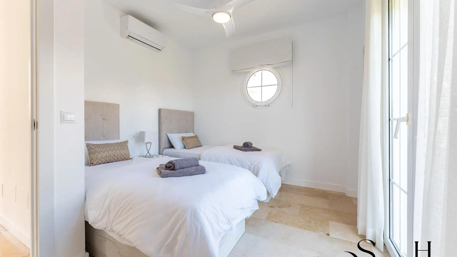 Peaceful Lux, 3 Bed Townhouse 10 Min To The Beach MIJAS COSTA Casa de Férias